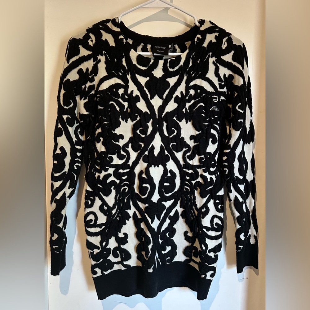 Cliche Black and White Pattern Light Sweater Size Small